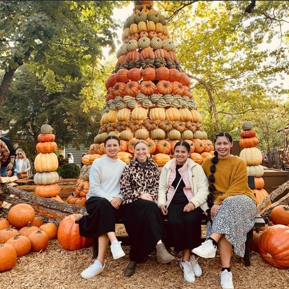 •MEET ME• - Picture 1 of 16